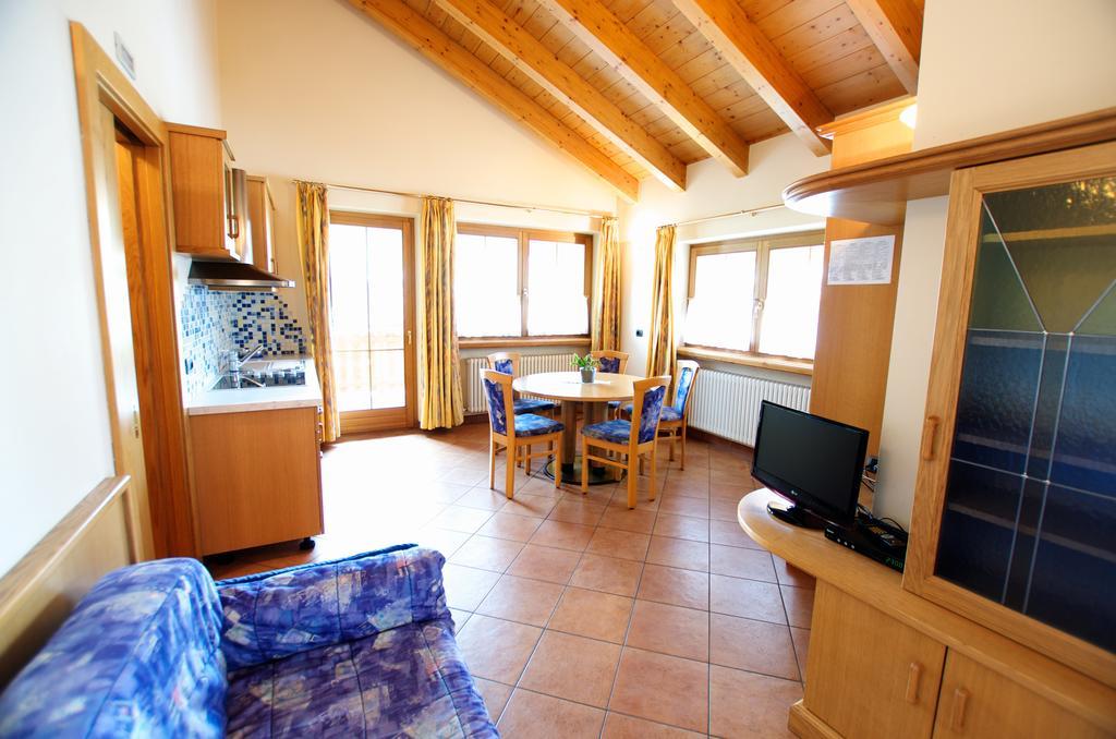 Miky House - Appartamenti Abar Livigno Habitación foto